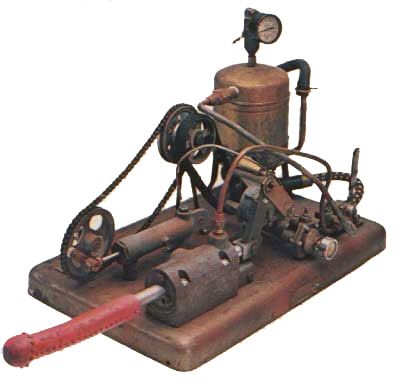 O primeiro vibrador do mundo funcionava a vapor (Foto: Museu do Vibrador)